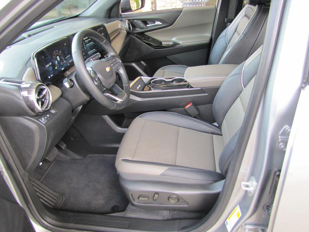 used 2025 Chevrolet Equinox car, priced at $29,865