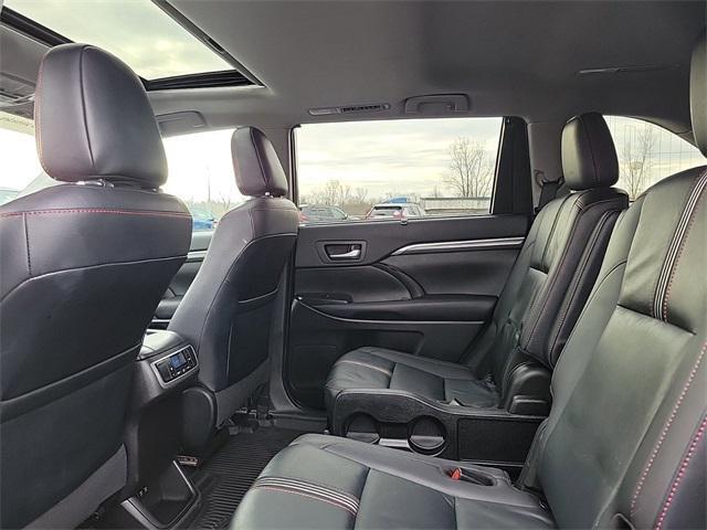 used 2019 Toyota Highlander car, priced at $29,997