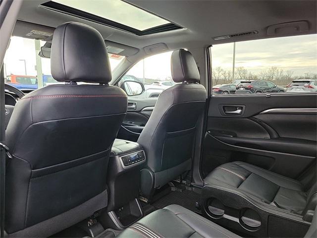 used 2019 Toyota Highlander car, priced at $29,997