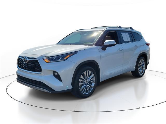 used 2023 Toyota Highlander car, priced at $45,997