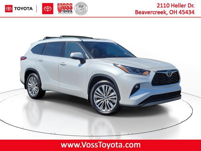 used 2023 Toyota Highlander car, priced at $45,997