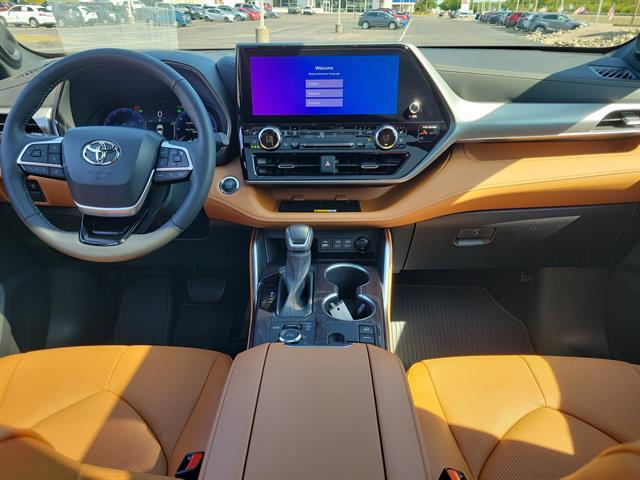 used 2023 Toyota Highlander car, priced at $45,997