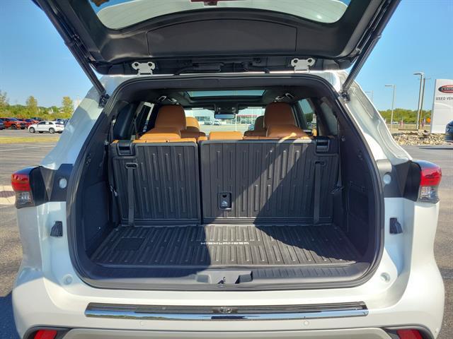 used 2023 Toyota Highlander car, priced at $45,997