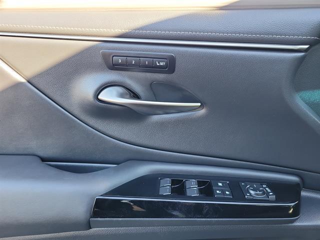 used 2023 Lexus ES 300h car, priced at $36,497