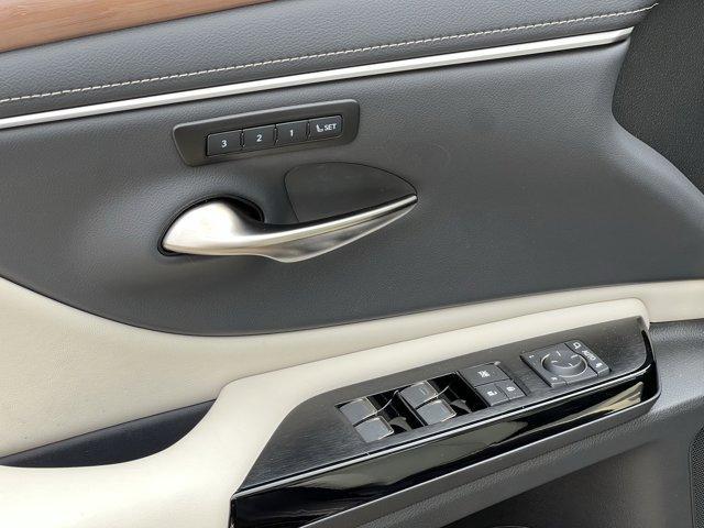 used 2025 Lexus ES 350 car, priced at $44,495