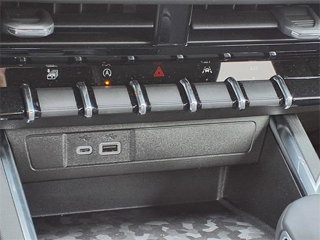 new 2025 GMC Canyon car, priced at $45,609