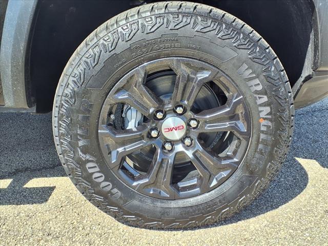 new 2024 GMC Canyon car, priced at $39,990