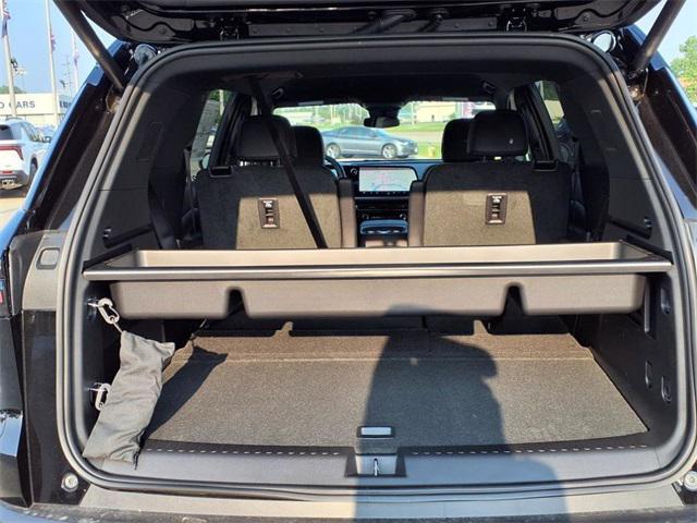 new 2025 Chevrolet Traverse car, priced at $48,725