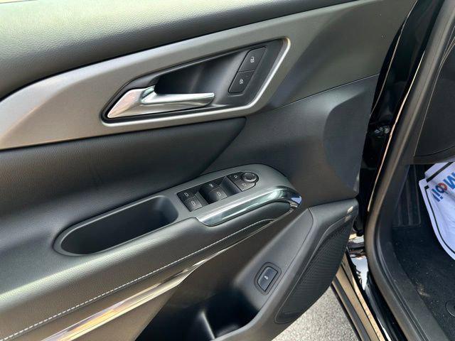 new 2025 Chevrolet Traverse car, priced at $40,990