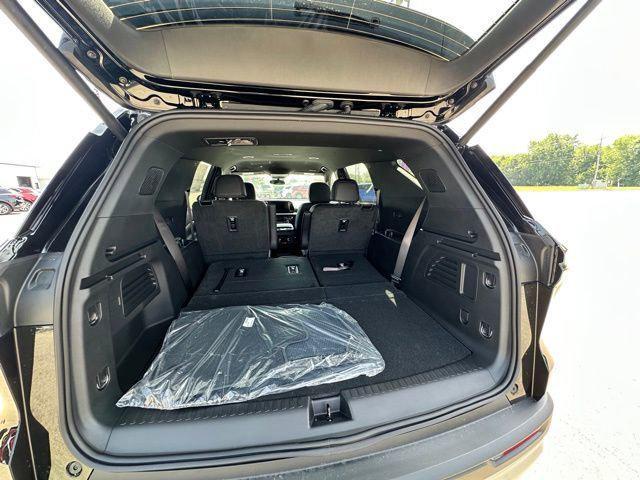 new 2025 Chevrolet Traverse car, priced at $40,990