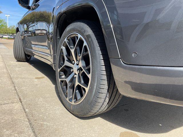 used 2022 Jeep Grand Cherokee car, priced at $38,980