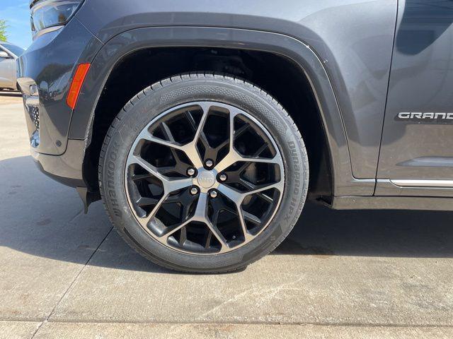 used 2022 Jeep Grand Cherokee car, priced at $38,980