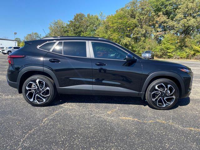 new 2025 Chevrolet Trax car, priced at $28,100
