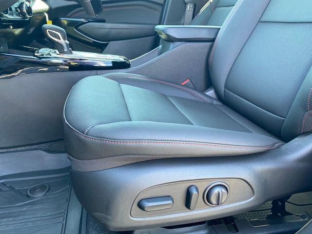 new 2025 Chevrolet Trax car, priced at $28,100