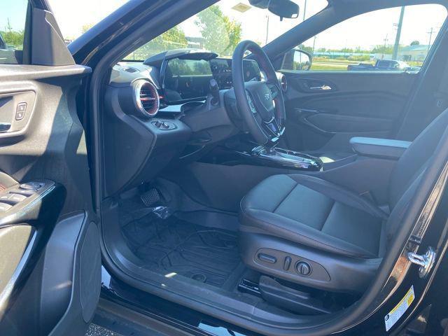 new 2025 Chevrolet Trax car, priced at $28,100