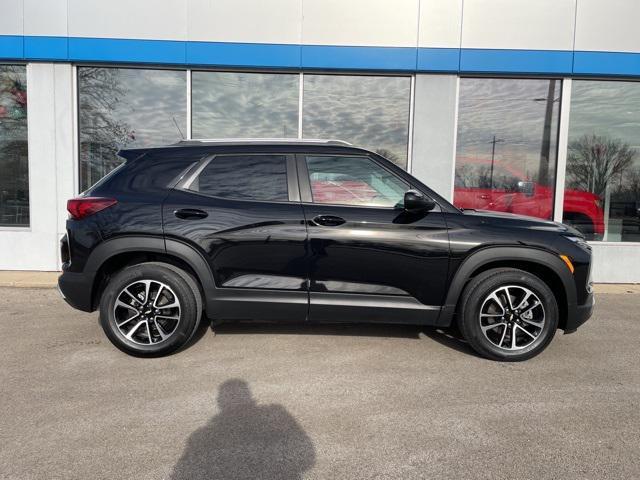 new 2025 Chevrolet TrailBlazer car, priced at $28,475