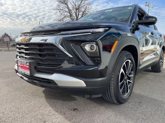 new 2025 Chevrolet TrailBlazer car, priced at $28,475