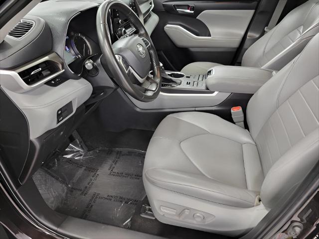used 2022 Toyota Highlander car, priced at $38,826
