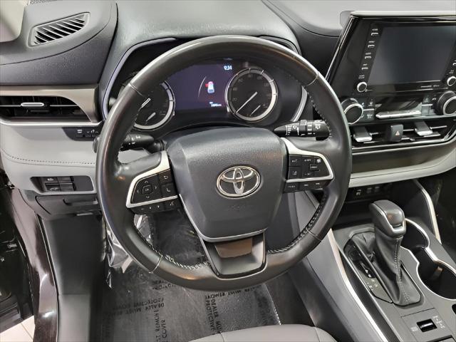 used 2022 Toyota Highlander car, priced at $38,826