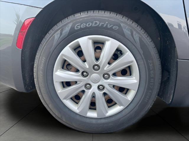 used 2018 Chrysler Pacifica car, priced at $10,790