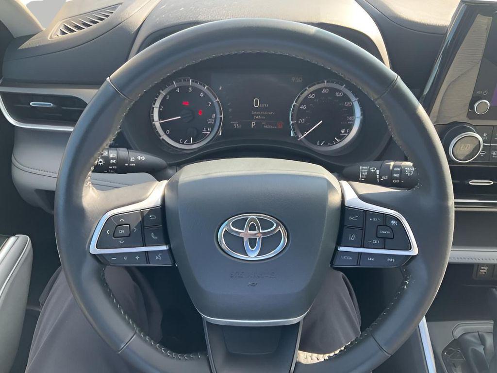 used 2024 Toyota Highlander car, priced at $37,810