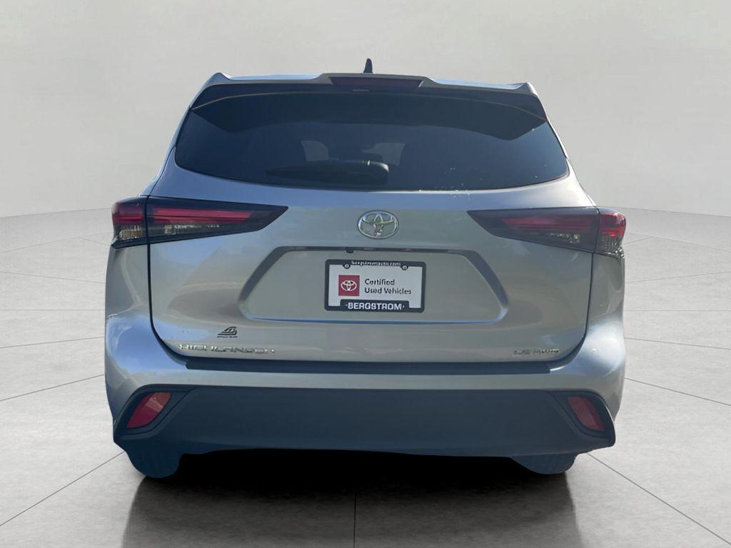 used 2024 Toyota Highlander car, priced at $37,810