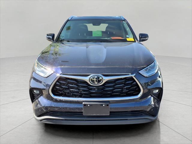 used 2022 Toyota Highlander car, priced at $41,755