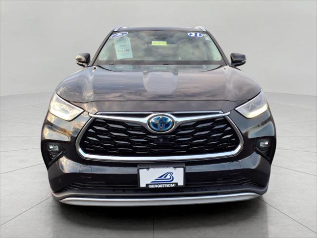 used 2021 Toyota Highlander Hybrid car, priced at $34,498