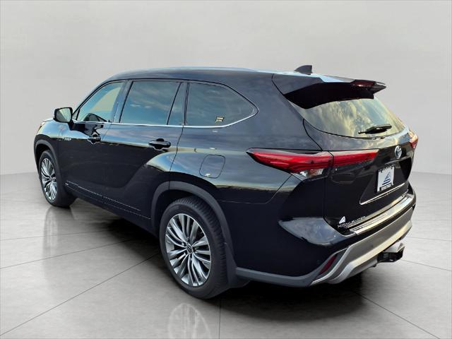 used 2021 Toyota Highlander Hybrid car, priced at $34,498