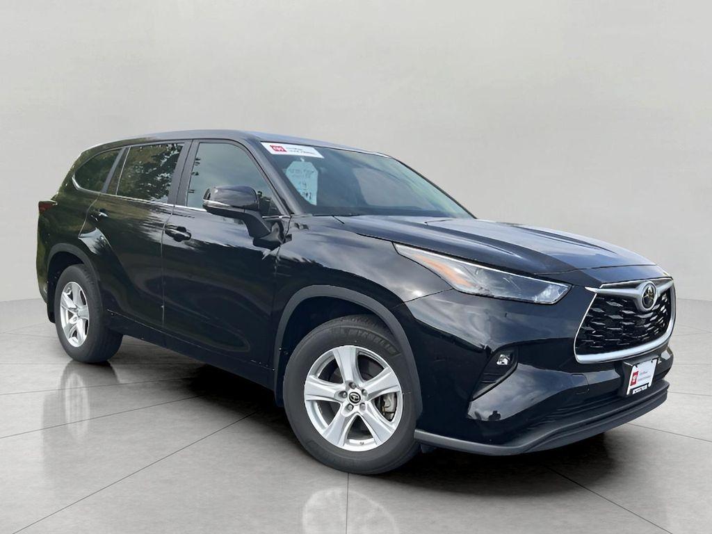 used 2023 Toyota Highlander car, priced at $34,561
