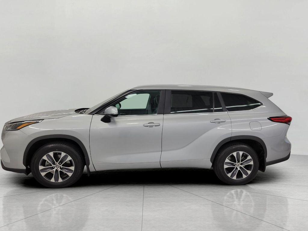 used 2023 Toyota Highlander Hybrid car, priced at $40,984