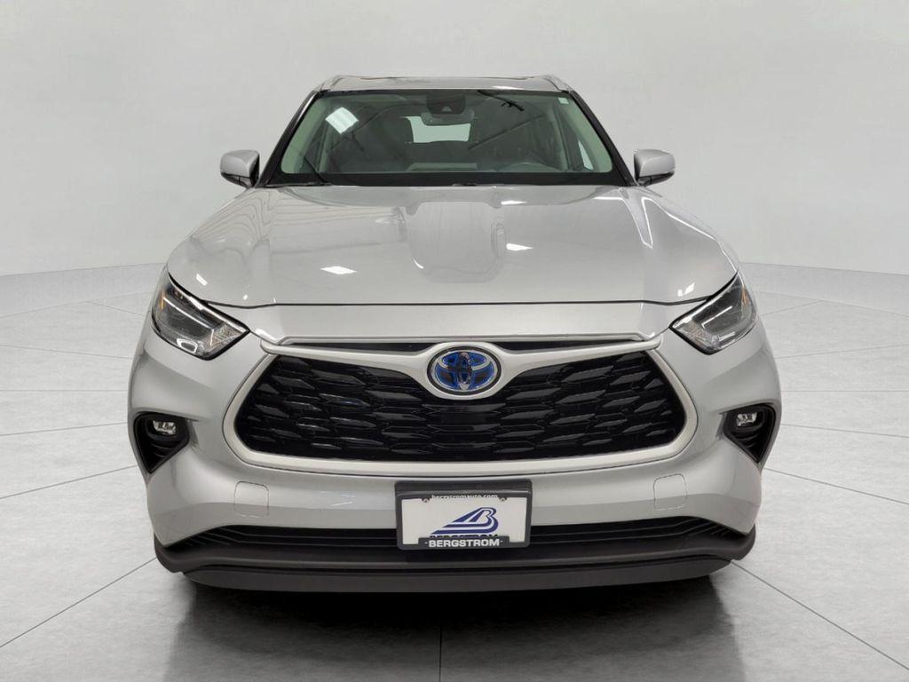 used 2023 Toyota Highlander Hybrid car, priced at $40,984