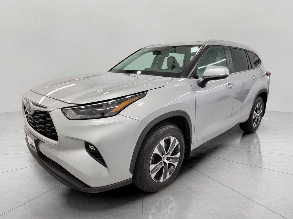 used 2023 Toyota Highlander Hybrid car, priced at $40,984