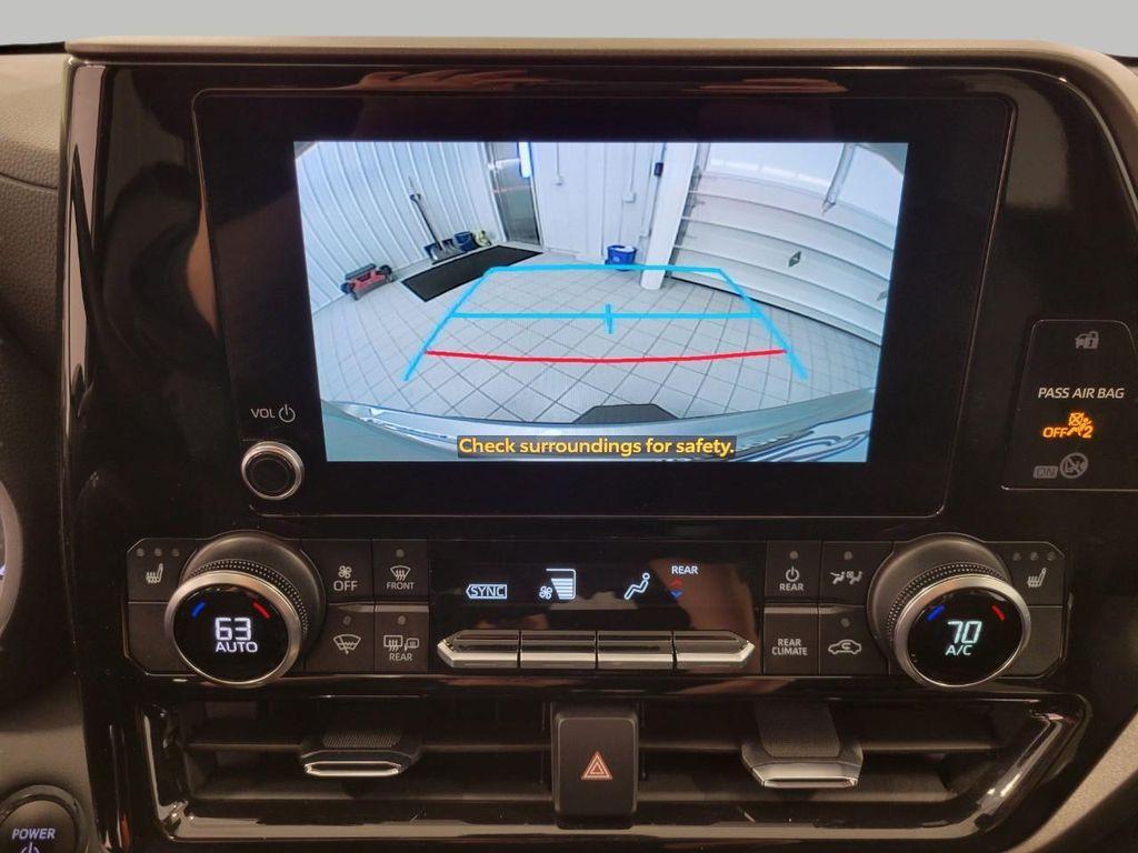 used 2023 Toyota Highlander Hybrid car, priced at $40,984