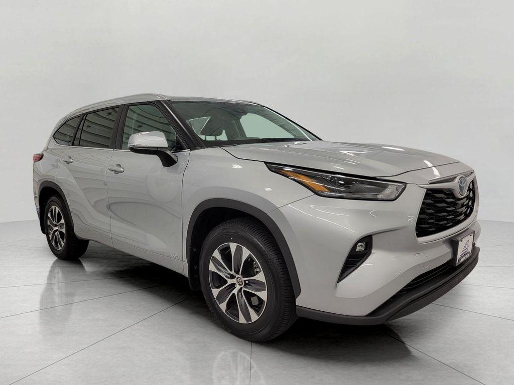 used 2023 Toyota Highlander Hybrid car, priced at $40,984