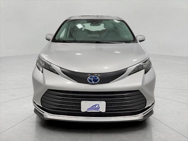 used 2024 Toyota Sienna car, priced at $46,309