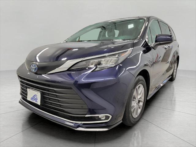 used 2024 Toyota Sienna car, priced at $45,393