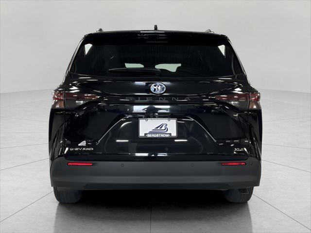 new 2025 Toyota Sienna car, priced at $47,581