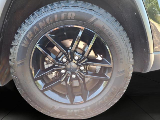 used 2020 Jeep Grand Cherokee car, priced at $27,442
