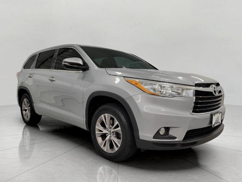 used 2016 Toyota Highlander car, priced at $18,397
