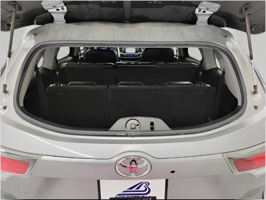 used 2016 Toyota Highlander car, priced at $18,397