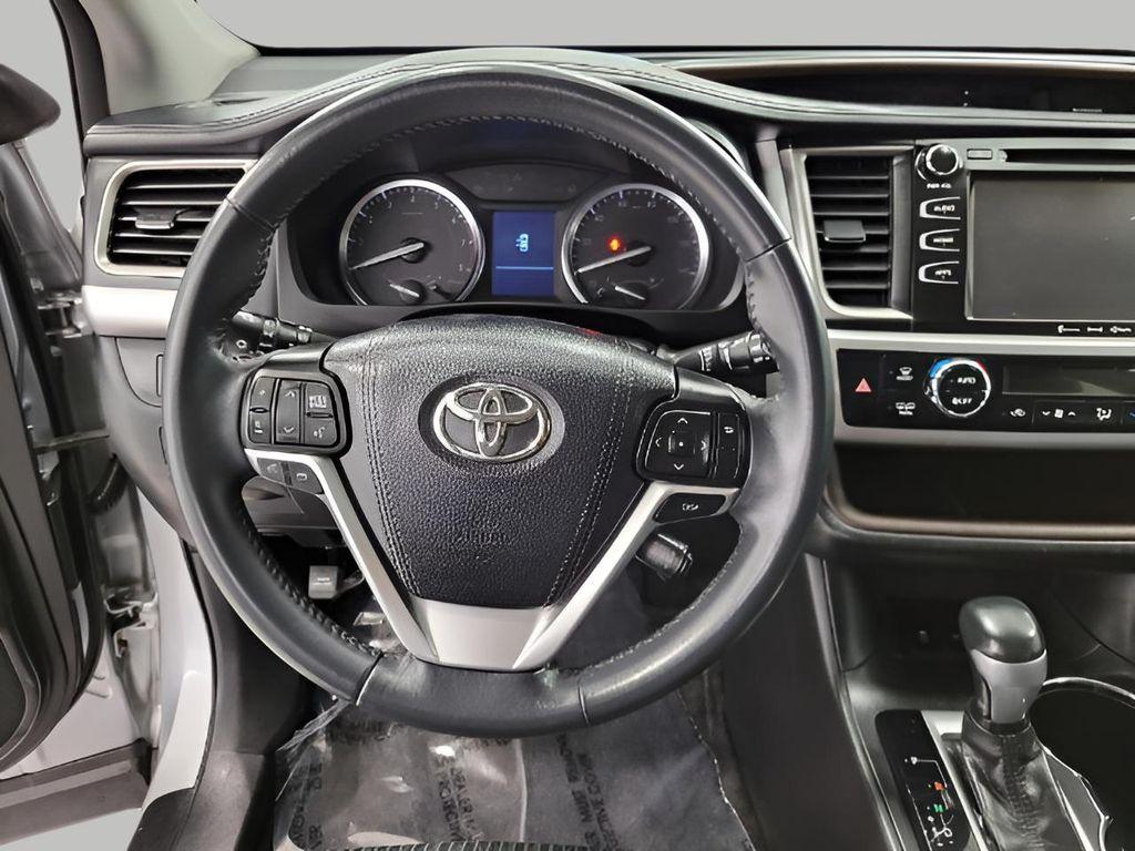 used 2016 Toyota Highlander car, priced at $18,397