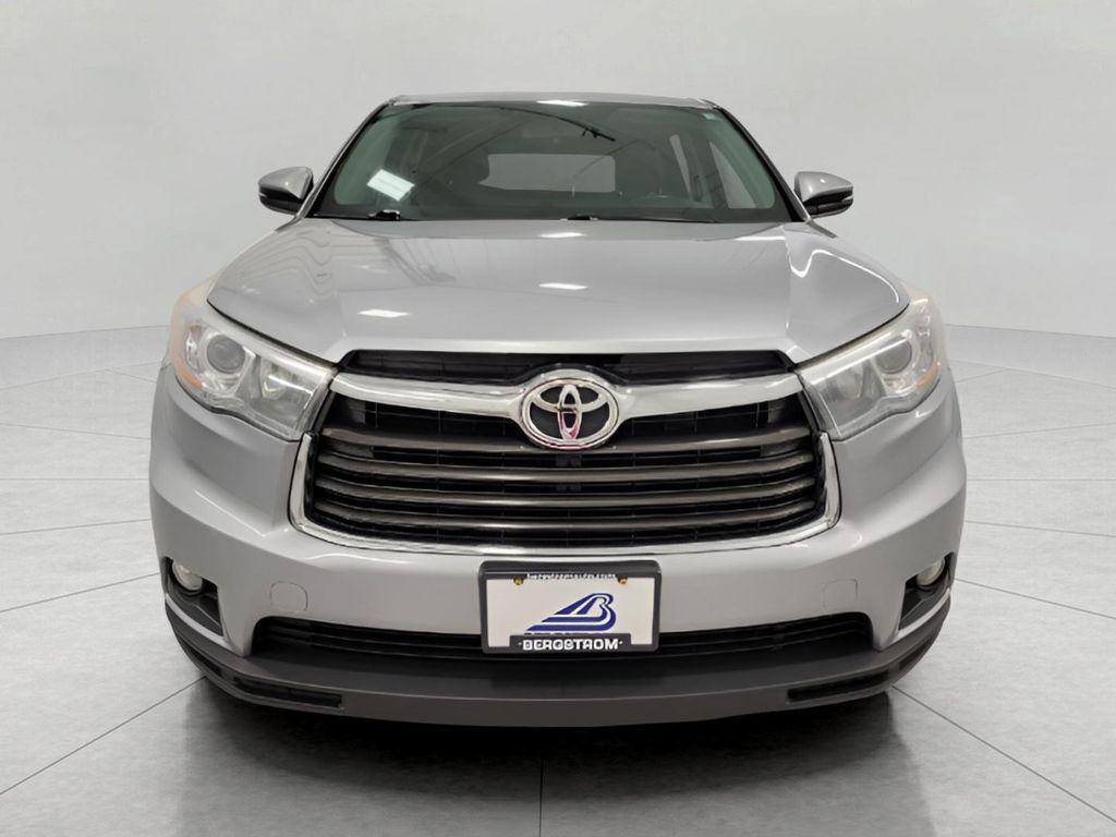 used 2016 Toyota Highlander car, priced at $18,397