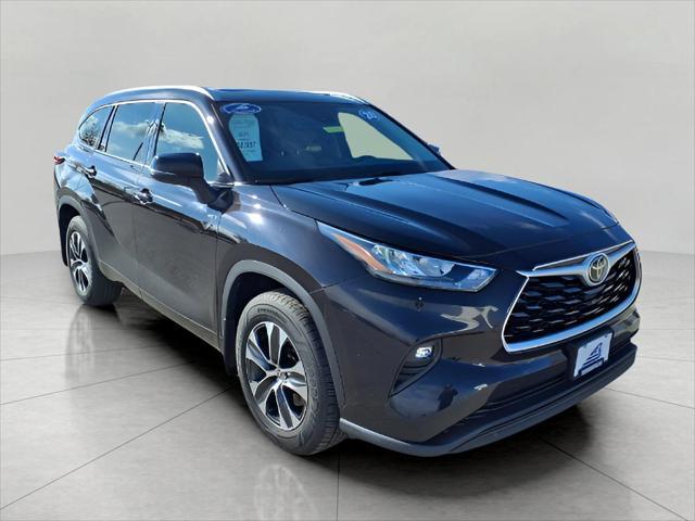 used 2020 Toyota Highlander car, priced at $30,323