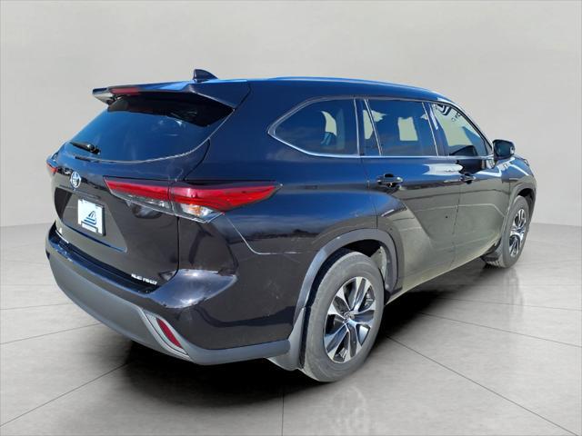 used 2020 Toyota Highlander car, priced at $30,323