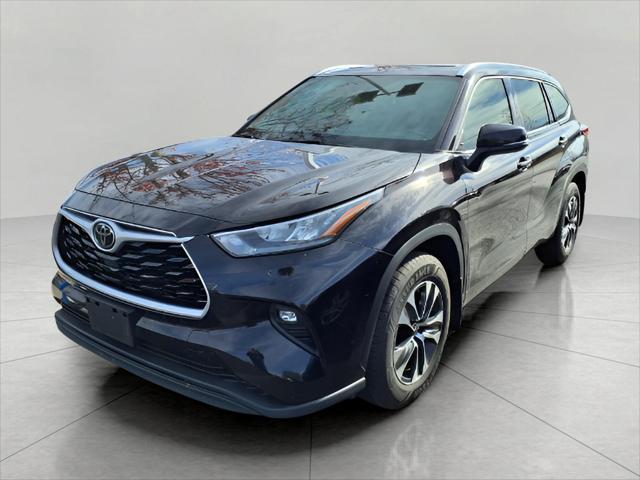 used 2020 Toyota Highlander car, priced at $30,957