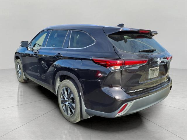 used 2020 Toyota Highlander car, priced at $30,957