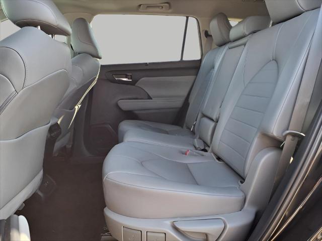 used 2020 Toyota Highlander car, priced at $30,323