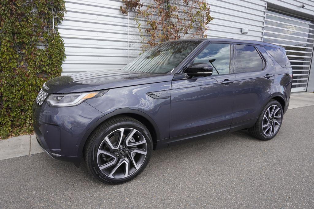 new 2025 Land Rover Discovery car, priced at $69,788