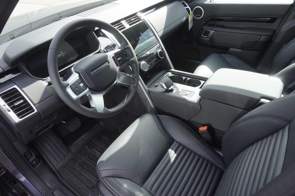new 2025 Land Rover Discovery car, priced at $69,788